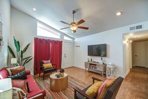 Smart TV, ping pong - +[theCrashPad]+ 3 bedrooms + 2 bathrooms + familyfriendly + hottub + pingpong (Mesa)