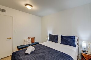 3 bedrooms, desk, iron/ironing board, free WiFi - +[theCrashPad]+ 3 bedrooms + 2 bathrooms + familyfriendly + hottub + pingpong (Mesa)