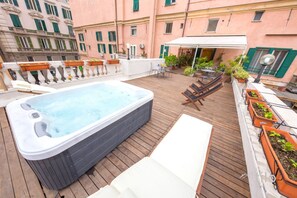 Terrace/patio - City Center|Terrace & Jacuzzi|Room Dolce vita Tilo (Genoa)