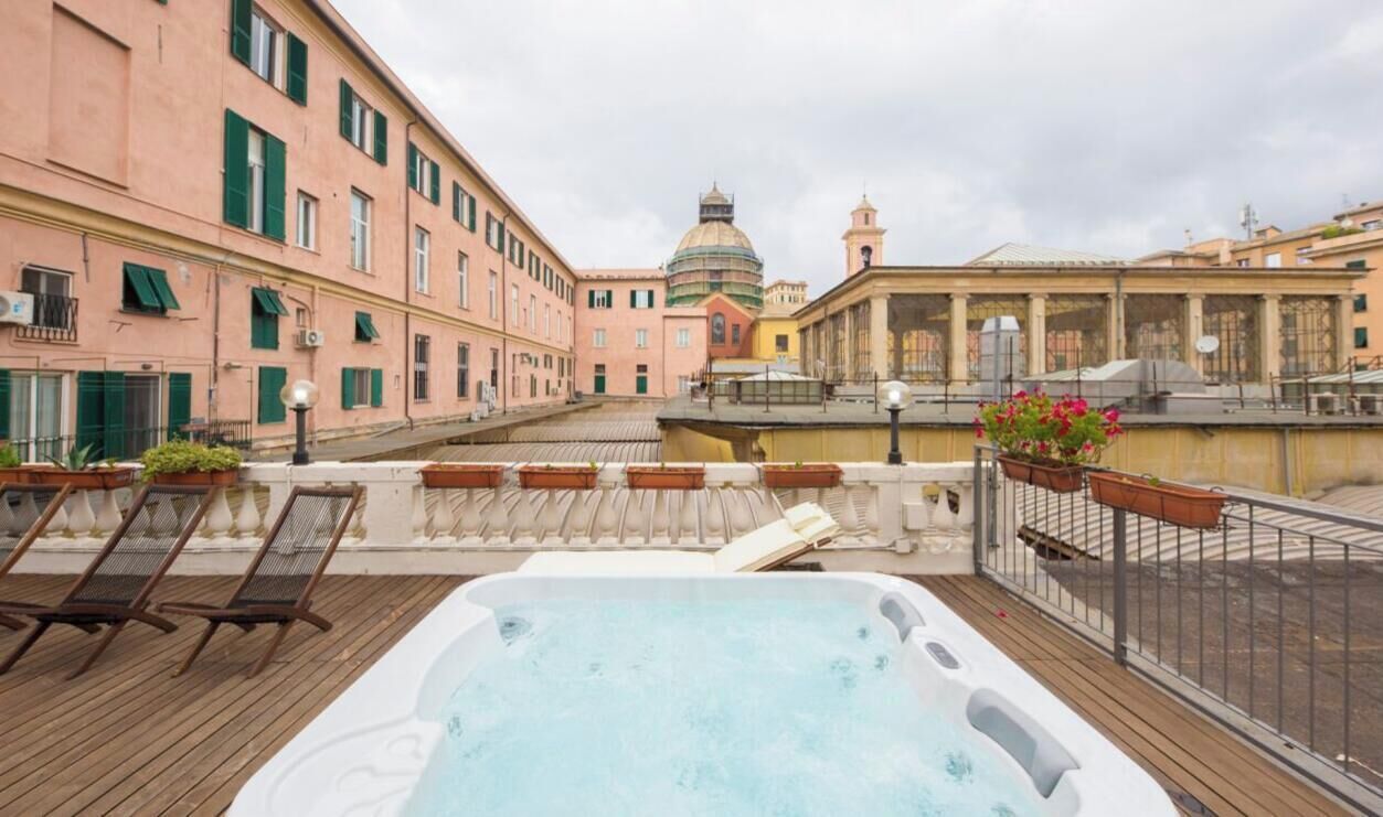 Bañera de hidromasaje exterior