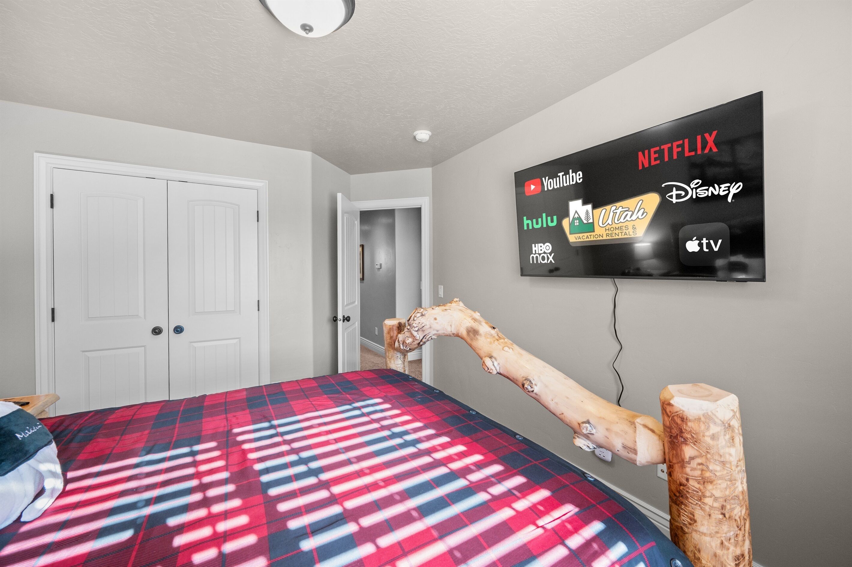3 bedrooms, iron/ironing board, travel cot, free WiFi