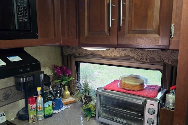 Microwave, stovetop
