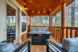Property grounds - Whistle Stop Lodge • Theater • Hot Tub • Fire Pit (Pigeon Forge)