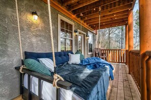 Terrace/patio - Whistle Stop Lodge • Theater • Hot Tub • Fire Pit (Pigeon Forge)