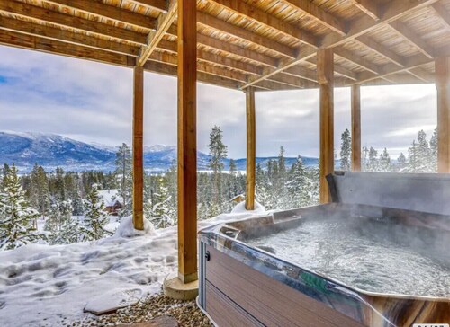 Private Hot Tub: Mtn-View Grand Lake Cabin!