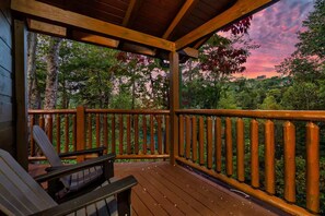 Property grounds - Falcon's Rest - 5 Min to Gatlinburg - Sleeps 18 (Gatlinburg)