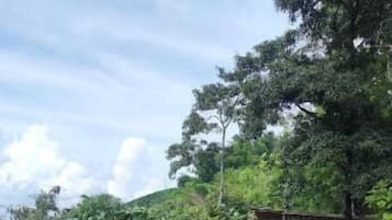 Luxury Suite, Balcony, Mountain View | Outdoor dining