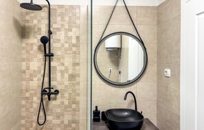 Shower, hair dryer - Cozy home in Nedescina (Nedescina)