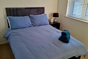 2 bedrooms, iron/ironing board, free WiFi, bed sheets
