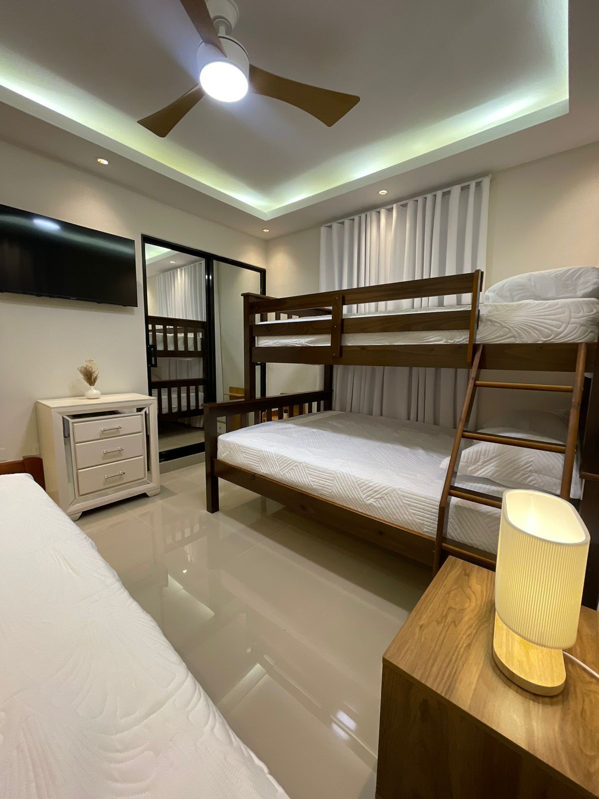 3 bedrooms, iron/ironing board, free WiFi, bed sheets