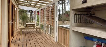 Complete house for 5 people, with barbecue and covered deck.