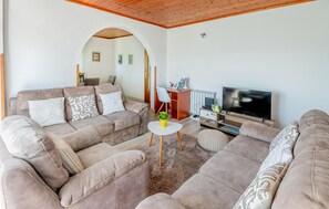 TV - Stunning apartment in Sutivanac (Sutivanac)