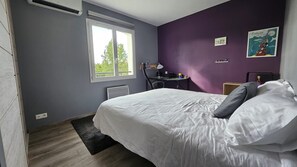 5 bedrooms, iron/ironing board, free WiFi, bed sheets - Villa with pool in Toulouse - 5 bedrooms, garden, 10 travellers (Cugnaux)
