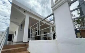 Exterior - Lovely apartment with AC in vibrant Punta Cana. 10min to Beach & Downtown. (Punta Cana)
