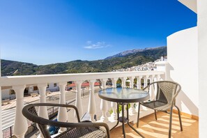 双床房, 阳台, 山景 | 室外用餐