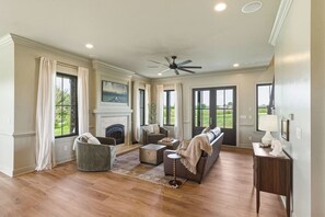 TV, fireplace - Luxury Country Retreat | Sleeps 15 | Bourbon Trail (Simpsonville)