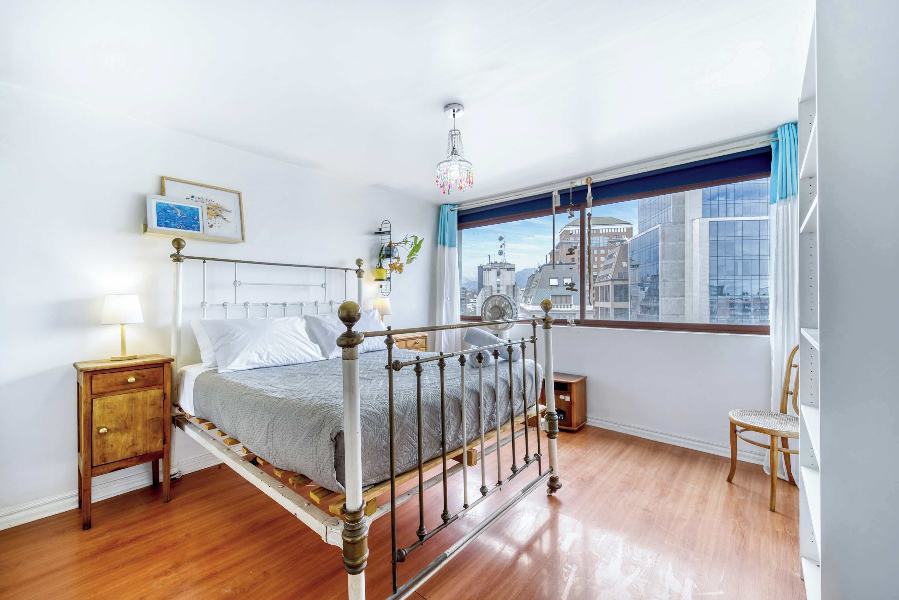 2 bedrooms, iron/ironing board, WiFi