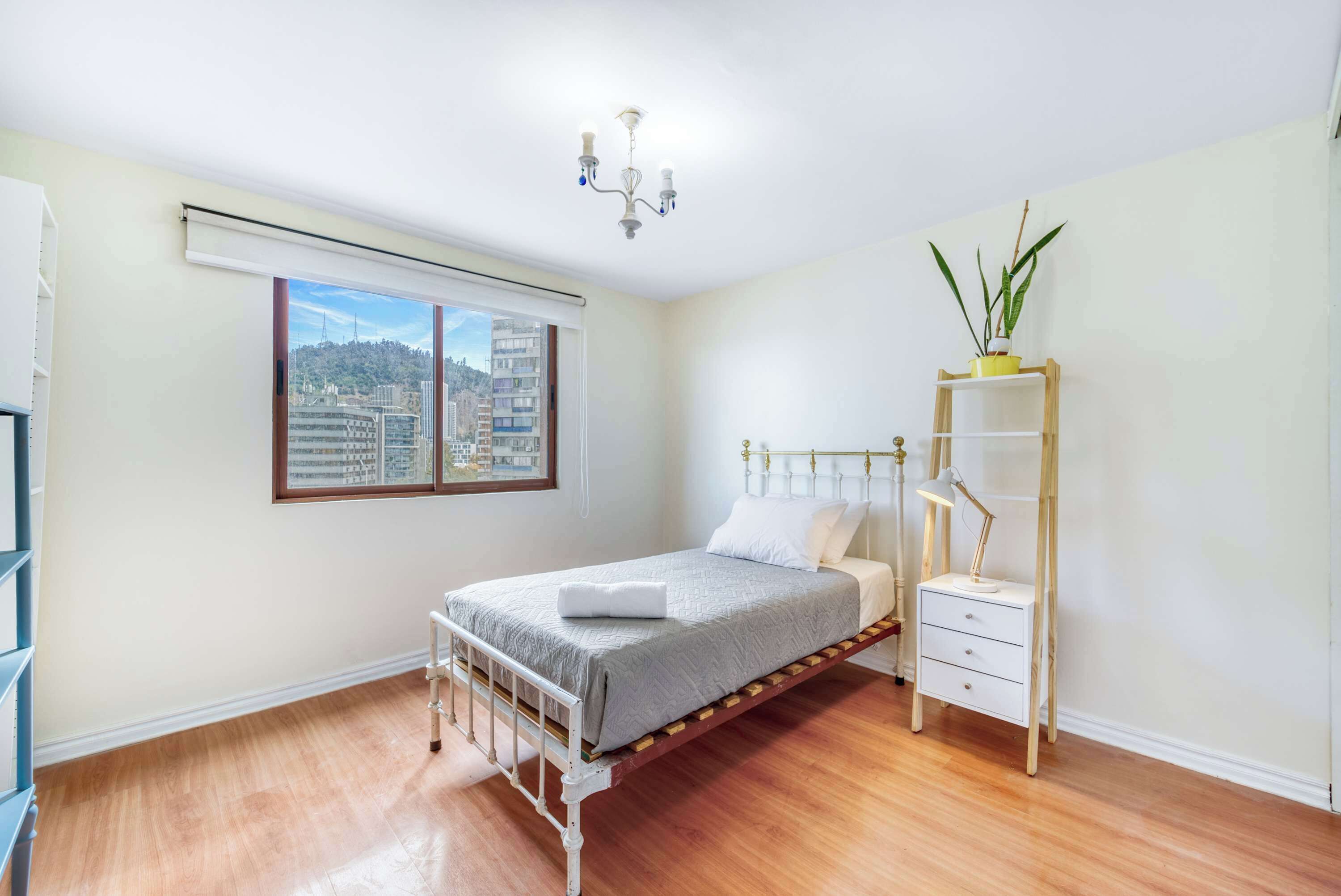 2 bedrooms, iron/ironing board, WiFi