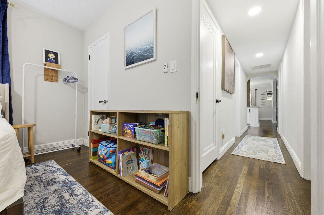 2 bedrooms, desk, iron/ironing board, WiFi