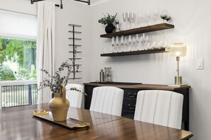 Dining - Kenwood Oasis Private Pool Escape (St. Petersburg)