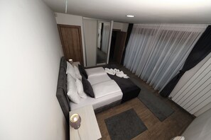 2 bedrooms, iron/ironing board, travel crib, WiFi - Ground floor, 2BDR, shared pool (Sarajevo)