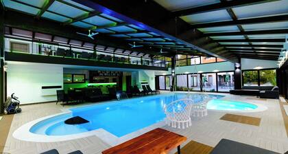 Ground floor, 2BDR, shared pool