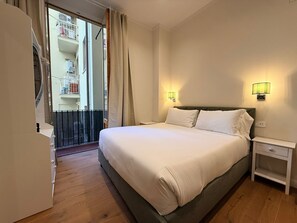 Economy Double Room, Balcony | In-room safe, desk, iron/ironing board, free WiFi - A Modino Florence Centre Suites (Florence)