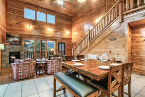 Dining - Beaver's Mountaintop Retreat! Pool Cabin/ Amazing Views/ Indoor Pool/ Top 10% (Pigeon Forge)