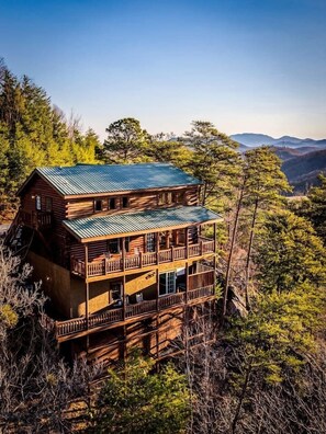 Exterior - Beaver's Mountaintop Retreat! Pool Cabin | Top 5% (Pigeon Forge)