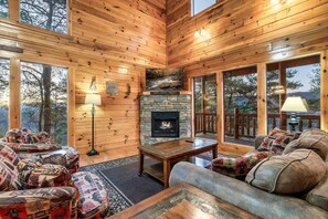 Smart TV, fireplace, DVD player - Beaver's Mountaintop Retreat! Pool Cabin/ Amazing Views/ Indoor Pool/ Top 10% (Pigeon Forge)