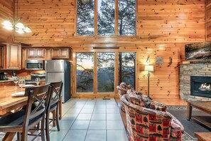 Fridge, microwave, oven, stovetop - Beaver's Mountaintop Retreat! Pool Cabin/ Amazing Views/ Indoor Pool/ Top 10% (Pigeon Forge)