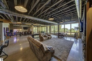 Smart TV, fireplace, table football, books - Spyglass Ridge Retreat – 6BR Luxury Bay View Pines Estate in Suttons Bay (Suttons Bay)