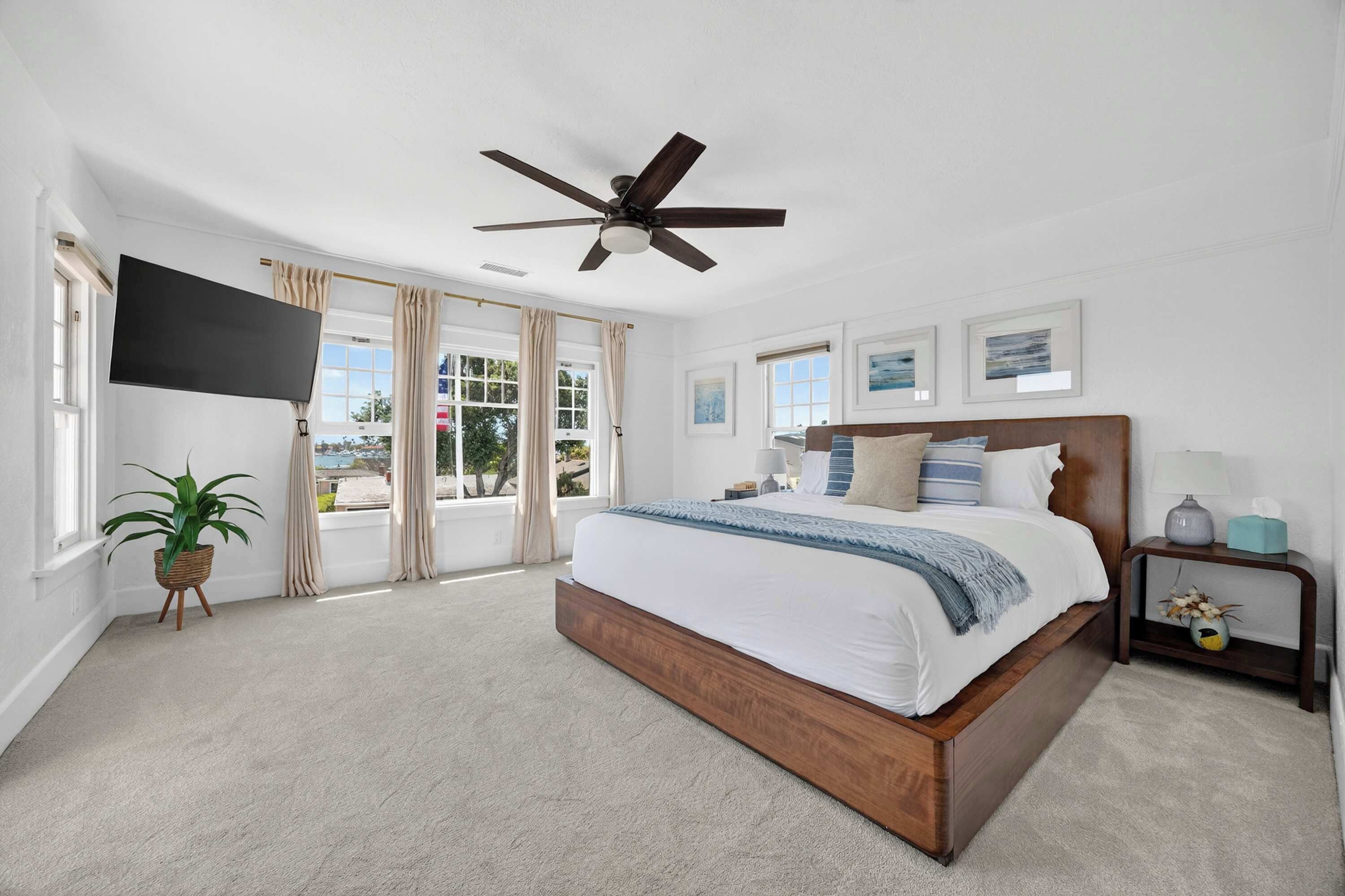 Desk, iron/ironing board, travel cot, WiFi