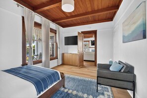 Desk, iron/ironing board, travel cot, WiFi - The Shell House w/ Game Room | Steps to the Bay (San Diego)