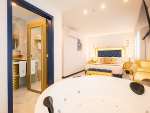 Suite Deluxe - Jacuzzi Available at Extra Charge | Chambres insonorisées, Wi-Fi gratuit, draps fournis