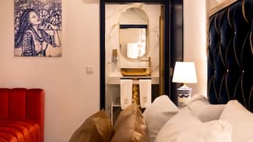 Double or Twin Deluxe Room - Jacuzzi Available at Extra Charge | Free WiFi, bed sheets