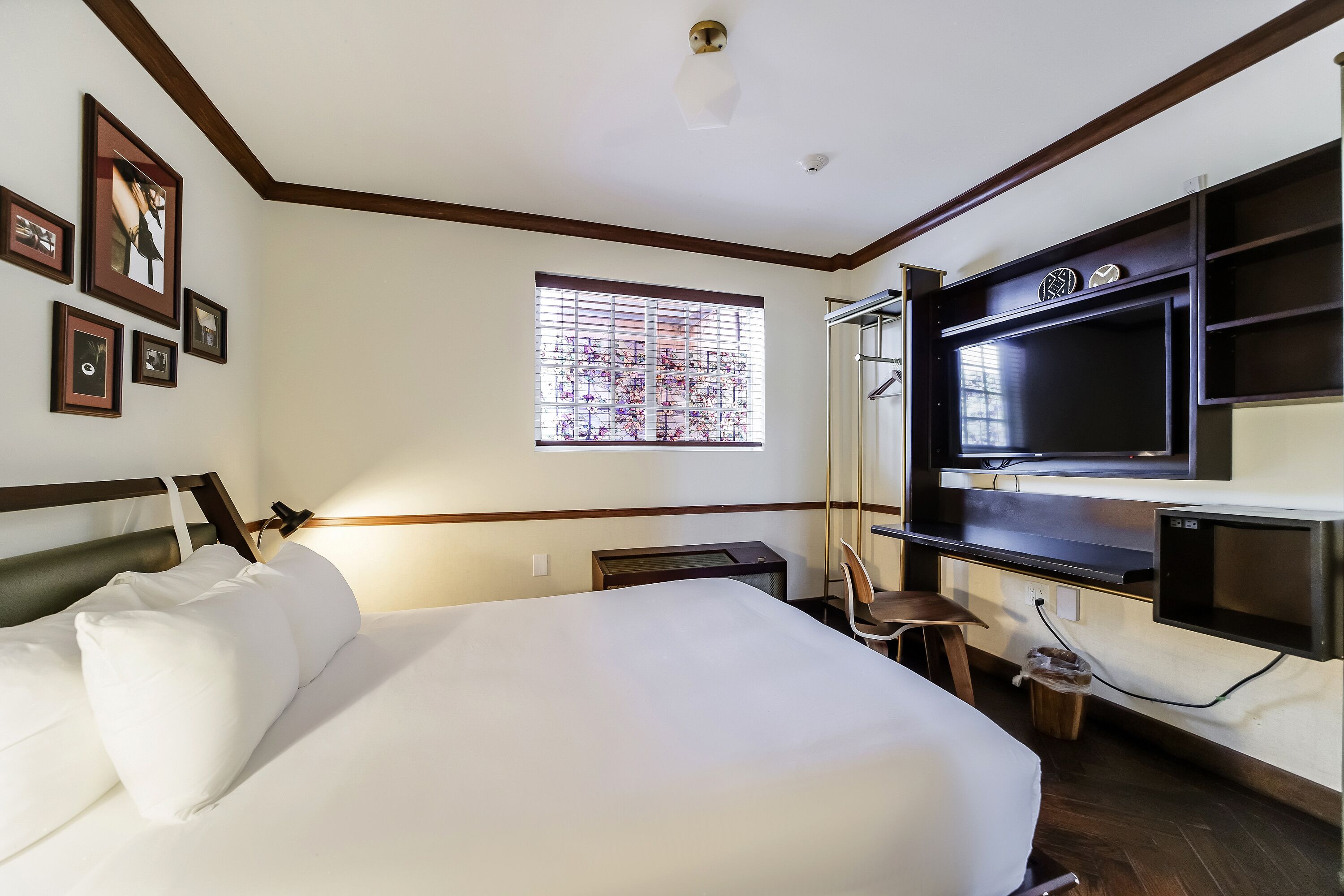 Standard Room, 1 Queen Bed, Private Bathroom (Self check-in)