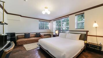 Deluxe Room, 1 King Bed, Private Bathroom (Self check-in) | Iron/ironing board, free WiFi, bed sheets