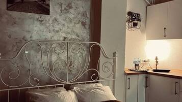 1 bedroom, WiFi, bed sheets