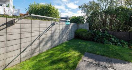 Kowhai Views | Stylish & Modern in Great Location