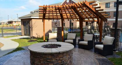 Comm Accessible 1BR King Suite | Pool + Breakfast