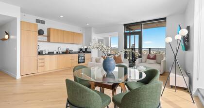 Prime Hollywood Luxury - 2BR Modern Apt - Rooftop Pool & Gym