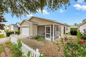 Exterior -  Welcome to this beautiful, well-maintained 2 Bed/2 Bath Patio Villa (The Villages)