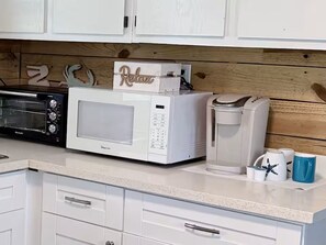 Fridge, microwave, oven, stovetop - Casa Sea La Vie • Surfside • Walk to the Beach • Sleeps 8 • Pet with PreApproval (Surfside Beach)