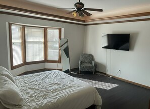 4 bedrooms, free WiFi, bed sheets