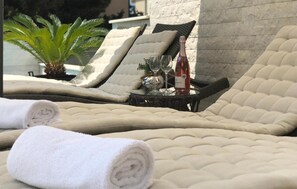 Property grounds - Gorgeous apartment in Makarska with WiFi (Makarska)