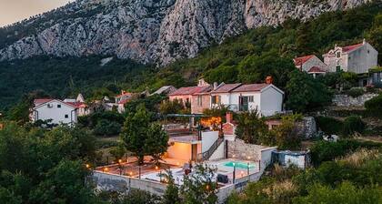 Awesome home in Tucepi