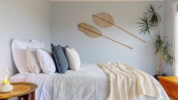 Desk, iron/ironing board, free WiFi, bed sheets