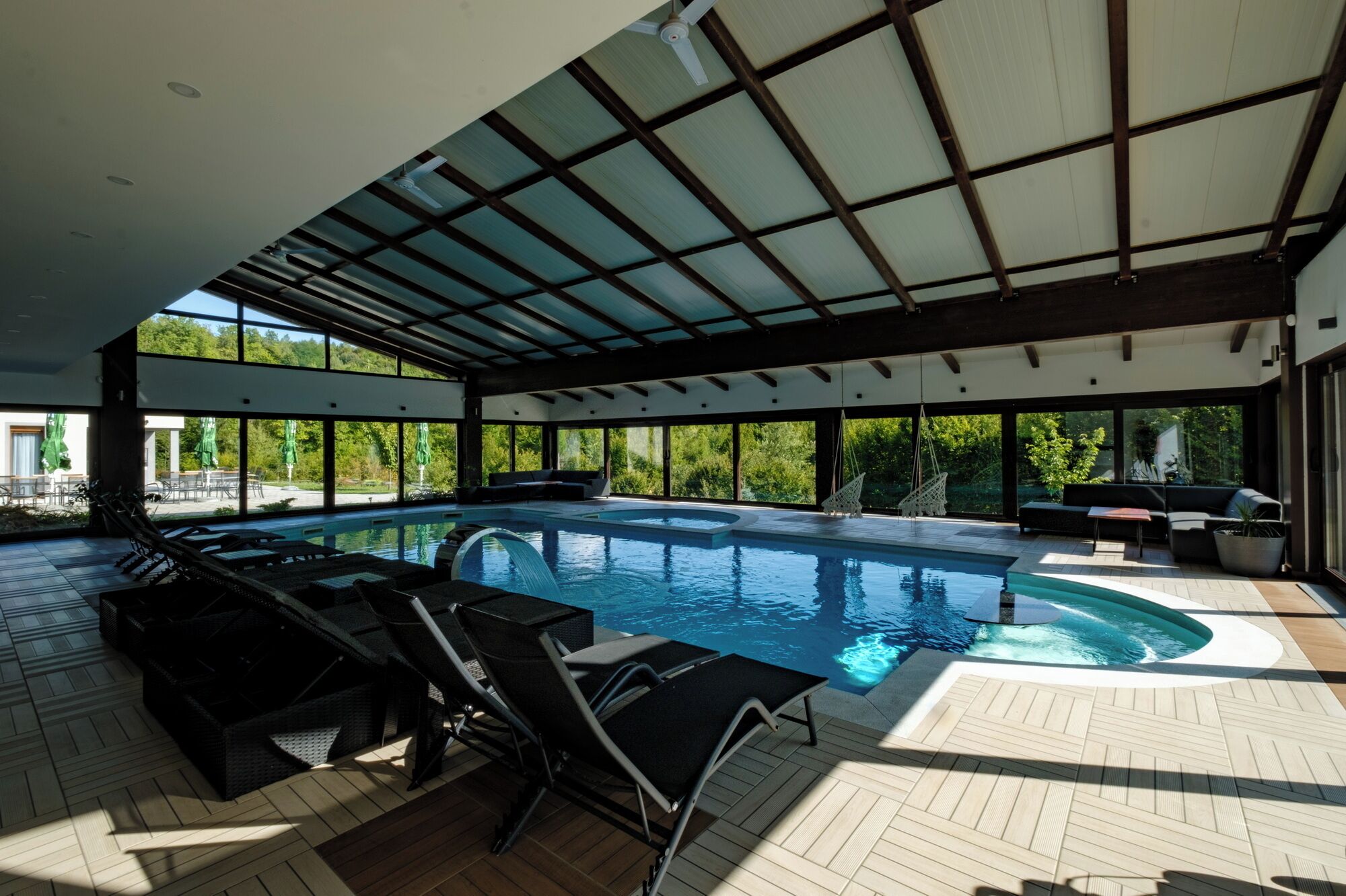 Piscine couverte, piscine chauffée