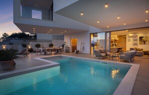 A heated pool - Luxurious home in Sibenik (Sibenik)